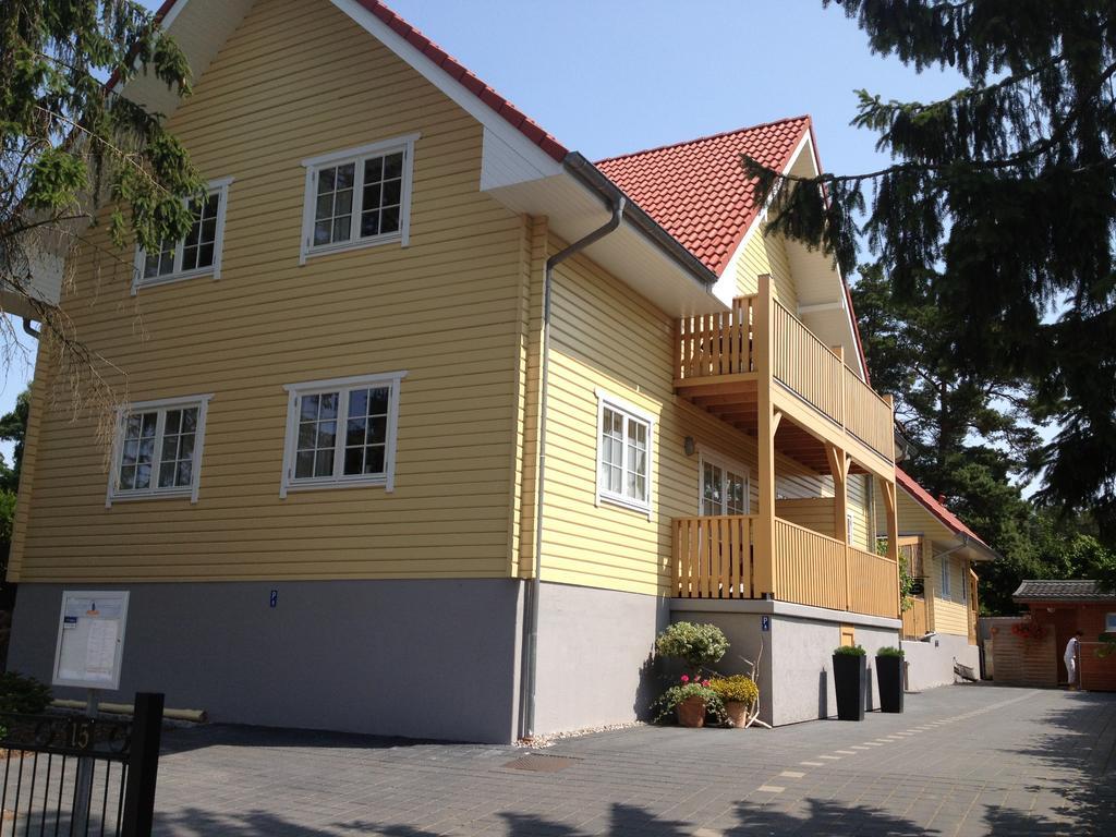 Haus Stoertebeker Appartements - Hotel Garni, Seebad Лубмин Екстериор снимка