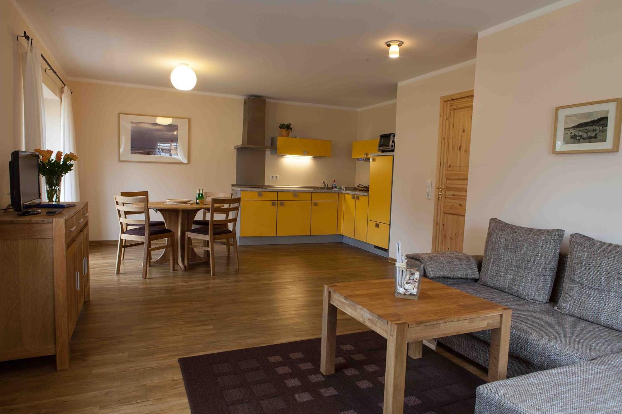 Haus Stoertebeker Appartements - Hotel Garni, Seebad Лубмин Екстериор снимка