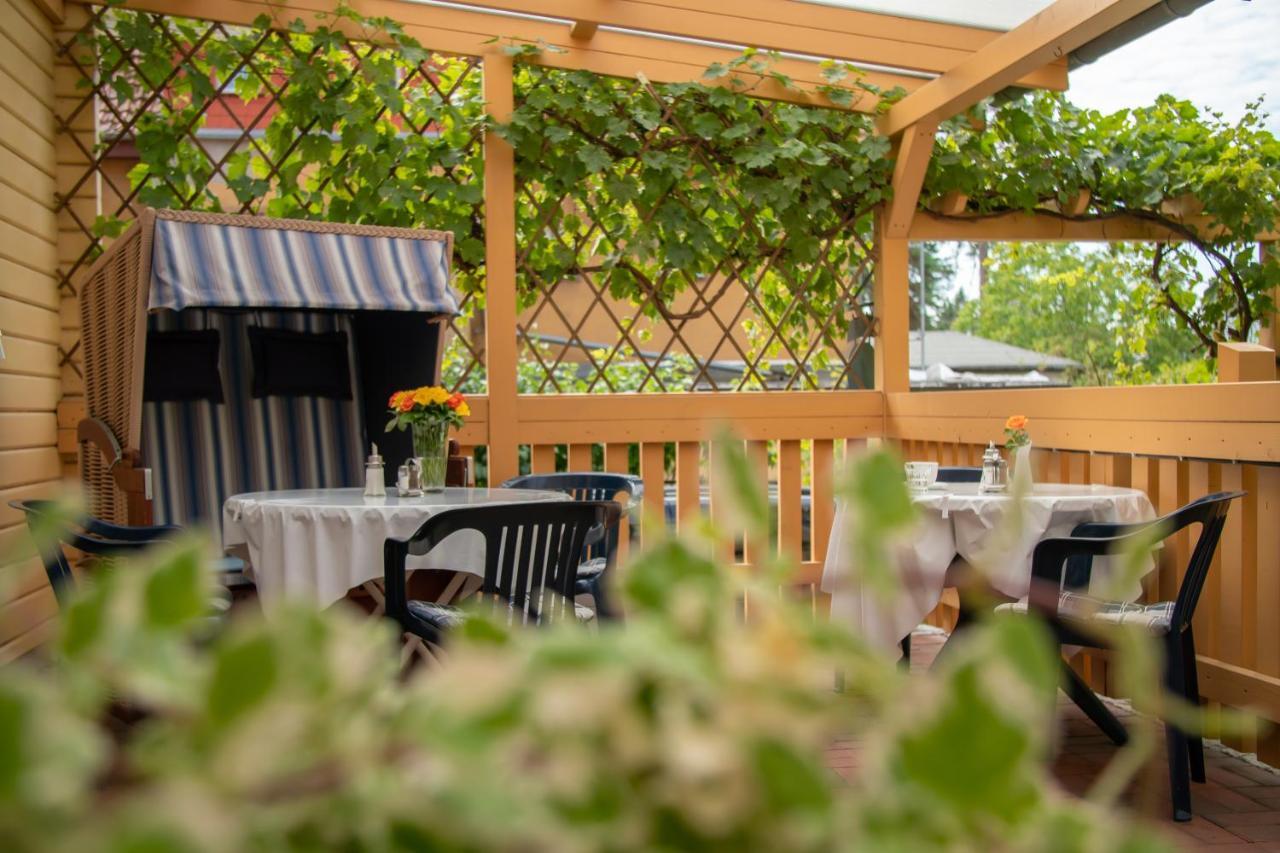 Haus Stoertebeker Appartements - Hotel Garni, Seebad Лубмин Екстериор снимка