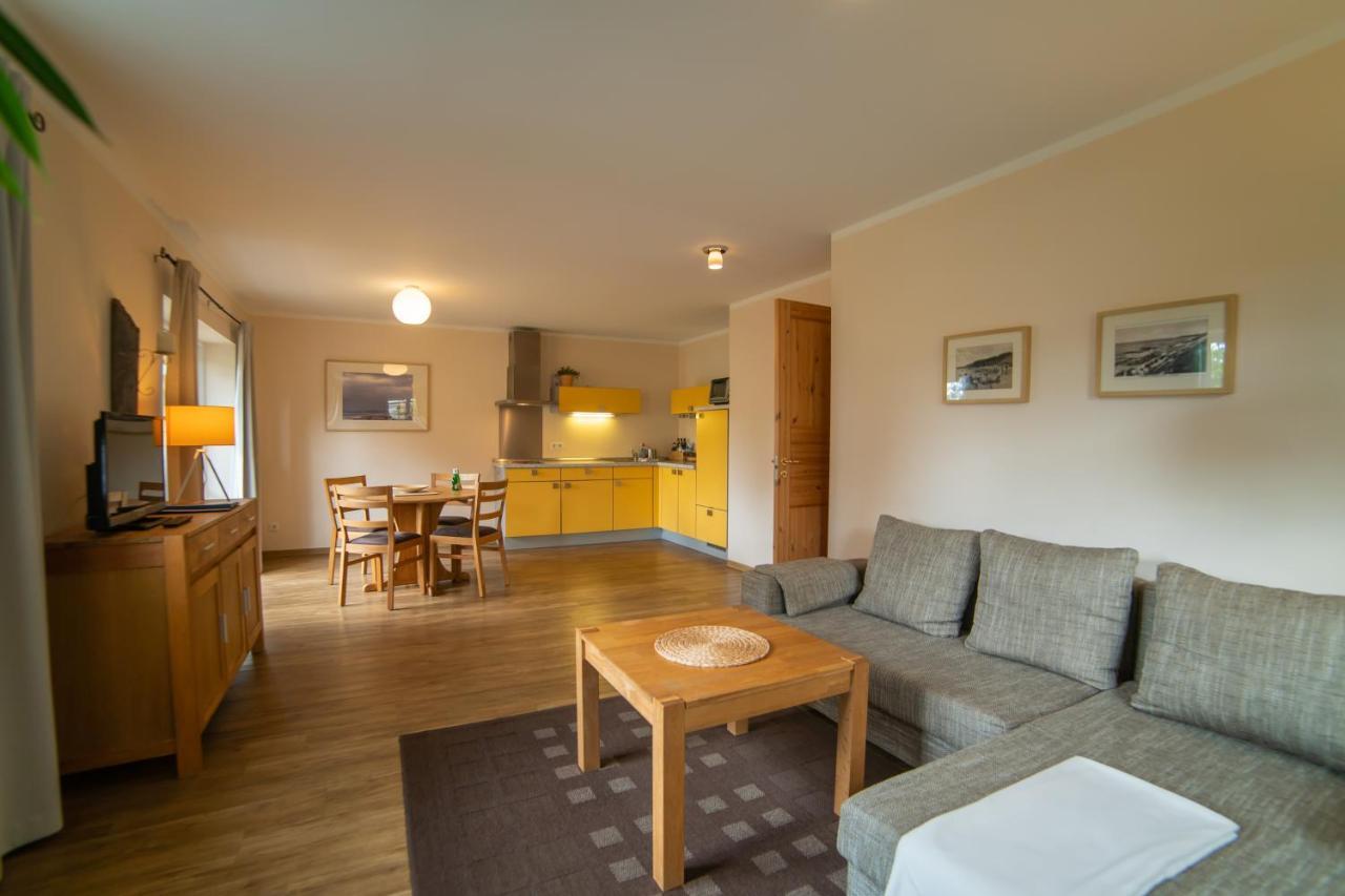 Haus Stoertebeker Appartements - Hotel Garni, Seebad Лубмин Екстериор снимка