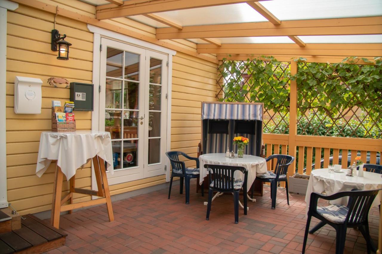 Haus Stoertebeker Appartements - Hotel Garni, Seebad Лубмин Екстериор снимка